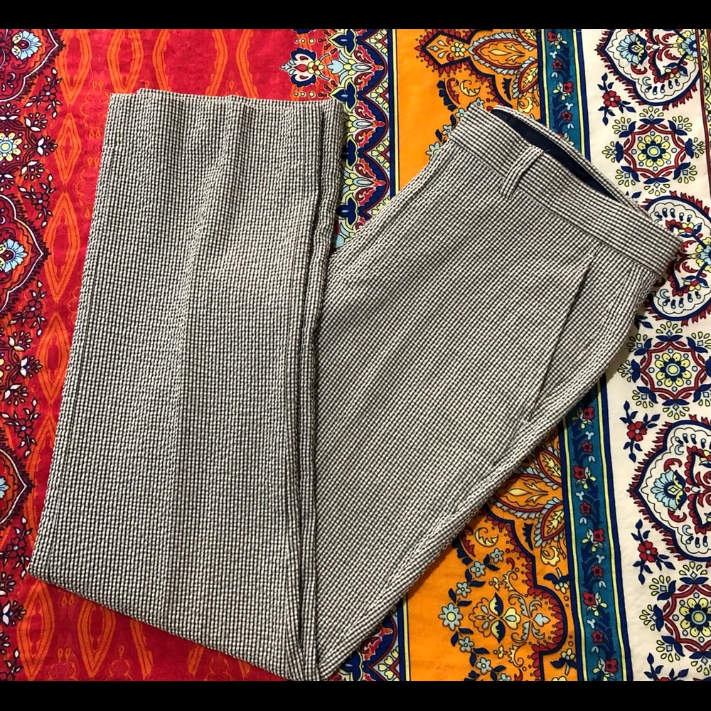 NAUATICA MEN’S SEERSUCKER PANTS.CLASSIC STYLE,LIGHT BROWN&WHITE.GREAT CONDITION